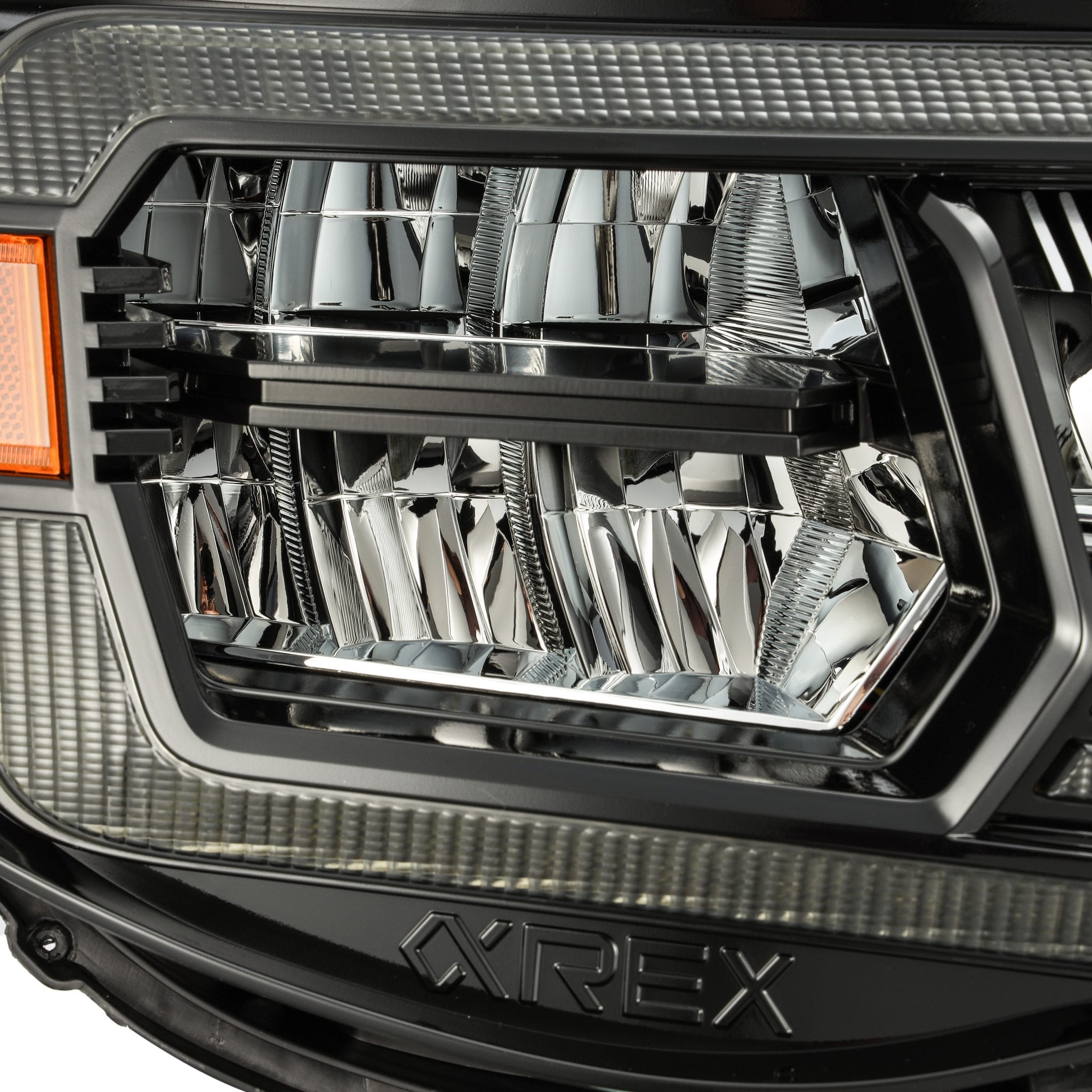 05-11 Toyota Tacoma LUXX-Series LED Crystal Headlights Alpha