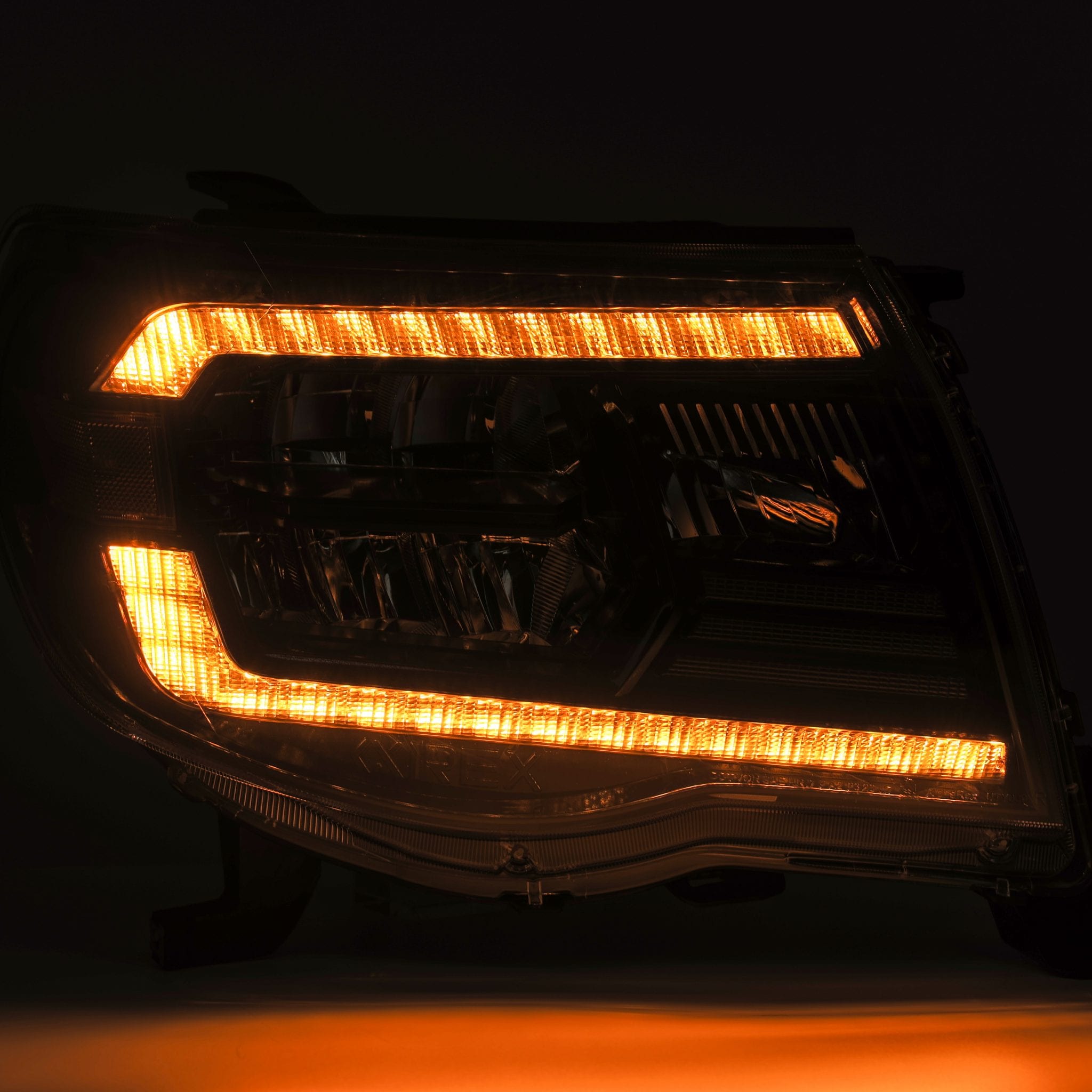 05-11 Toyota Tacoma LUXX-Series LED Crystal Headlights Alpha