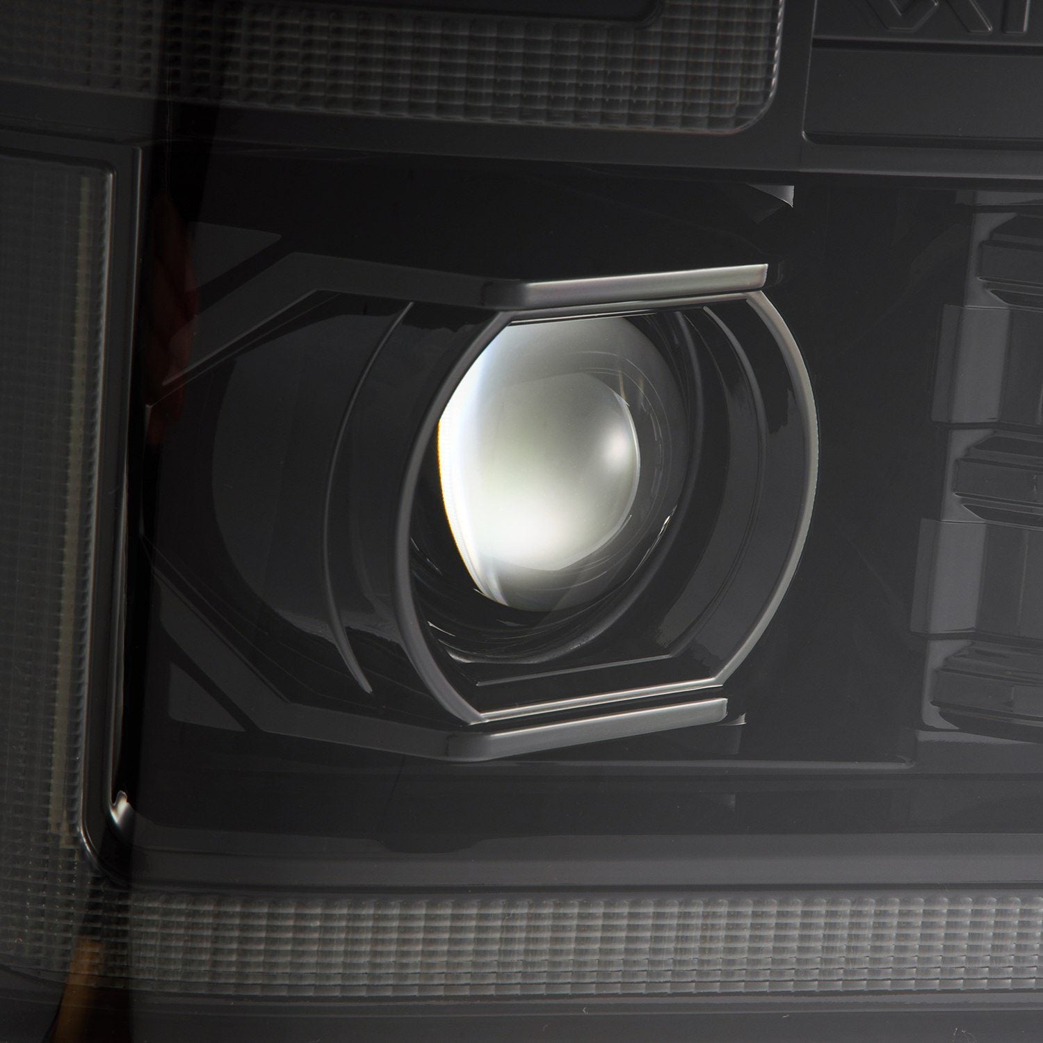 08-10 Ford Super Duty/Excursion LUXX-Series LED Projector Headlights ...