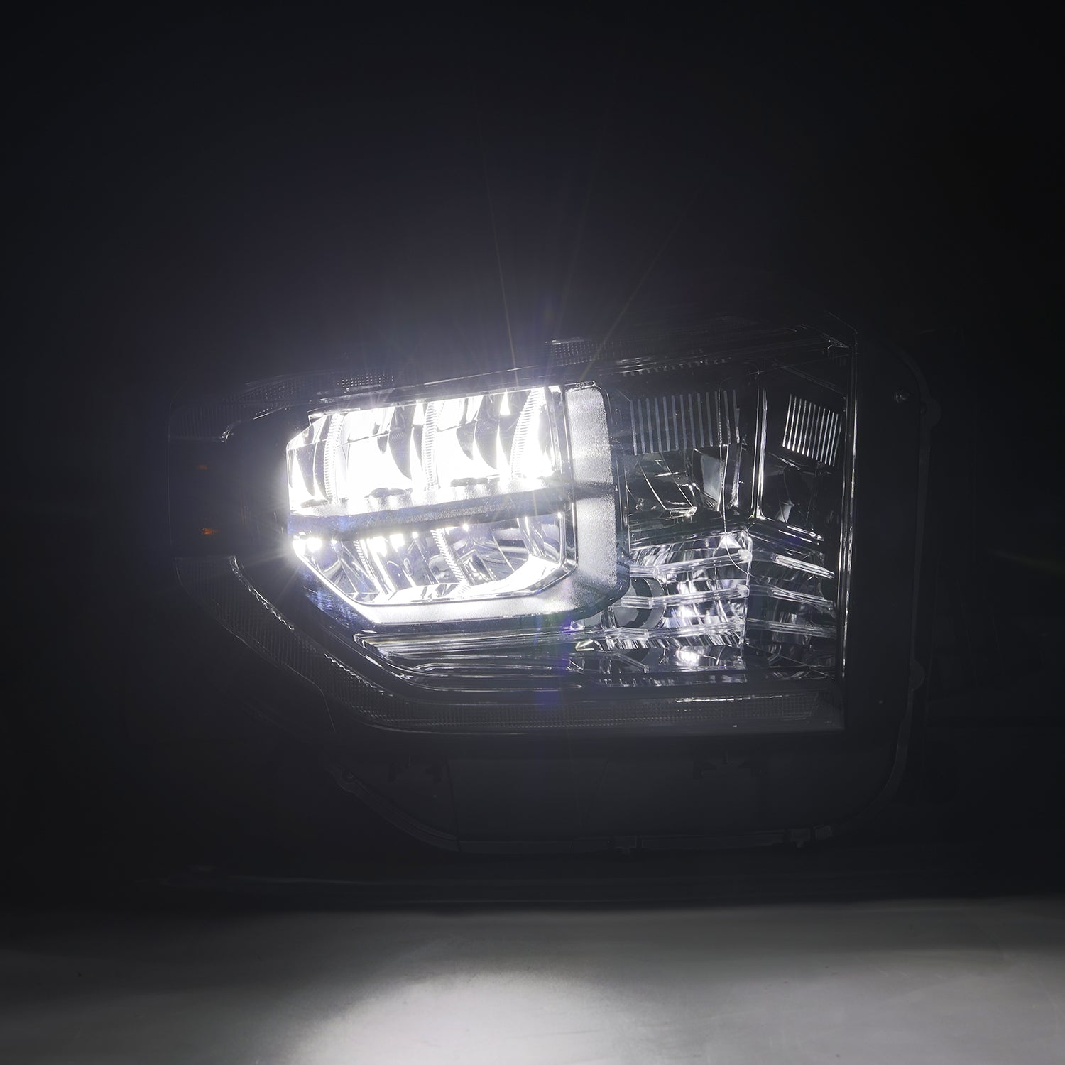 14-21 Toyota Tundra MK II LUXX-Series LED Crystal Headlights