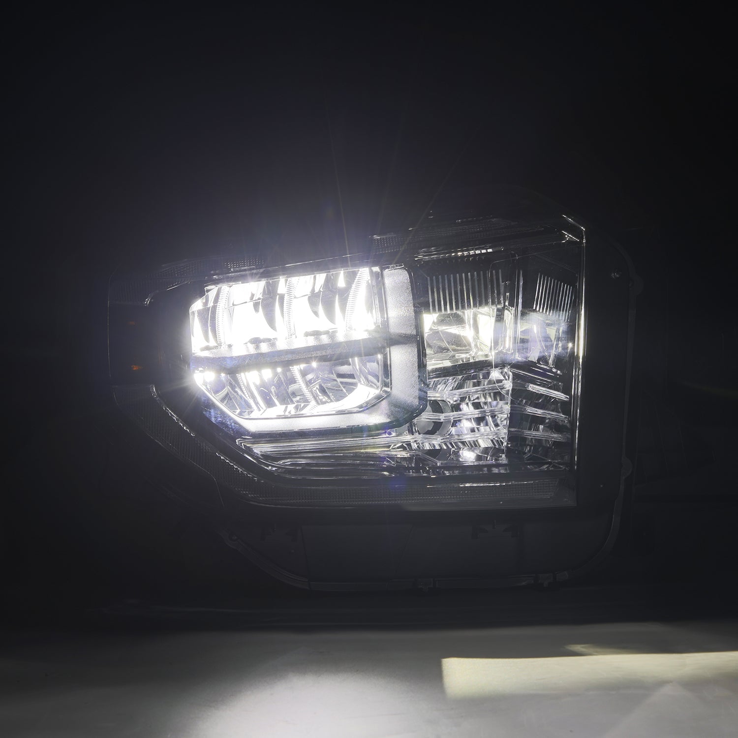 14-21 Toyota Tundra MK II LUXX-Series LED Crystal Headlights